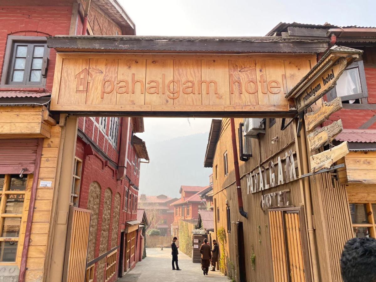 Pahalgam Hotel Bagian luar foto