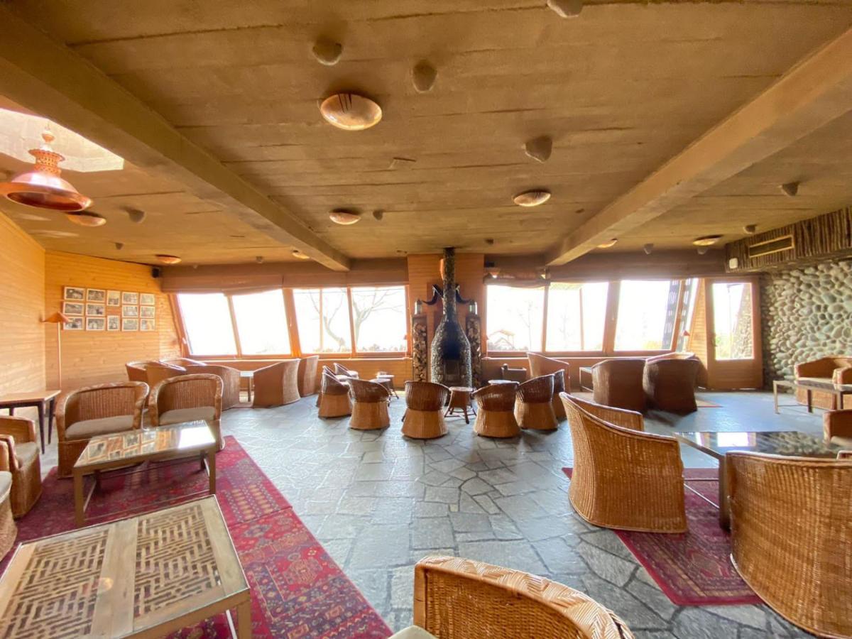 Pahalgam Hotel Bagian luar foto