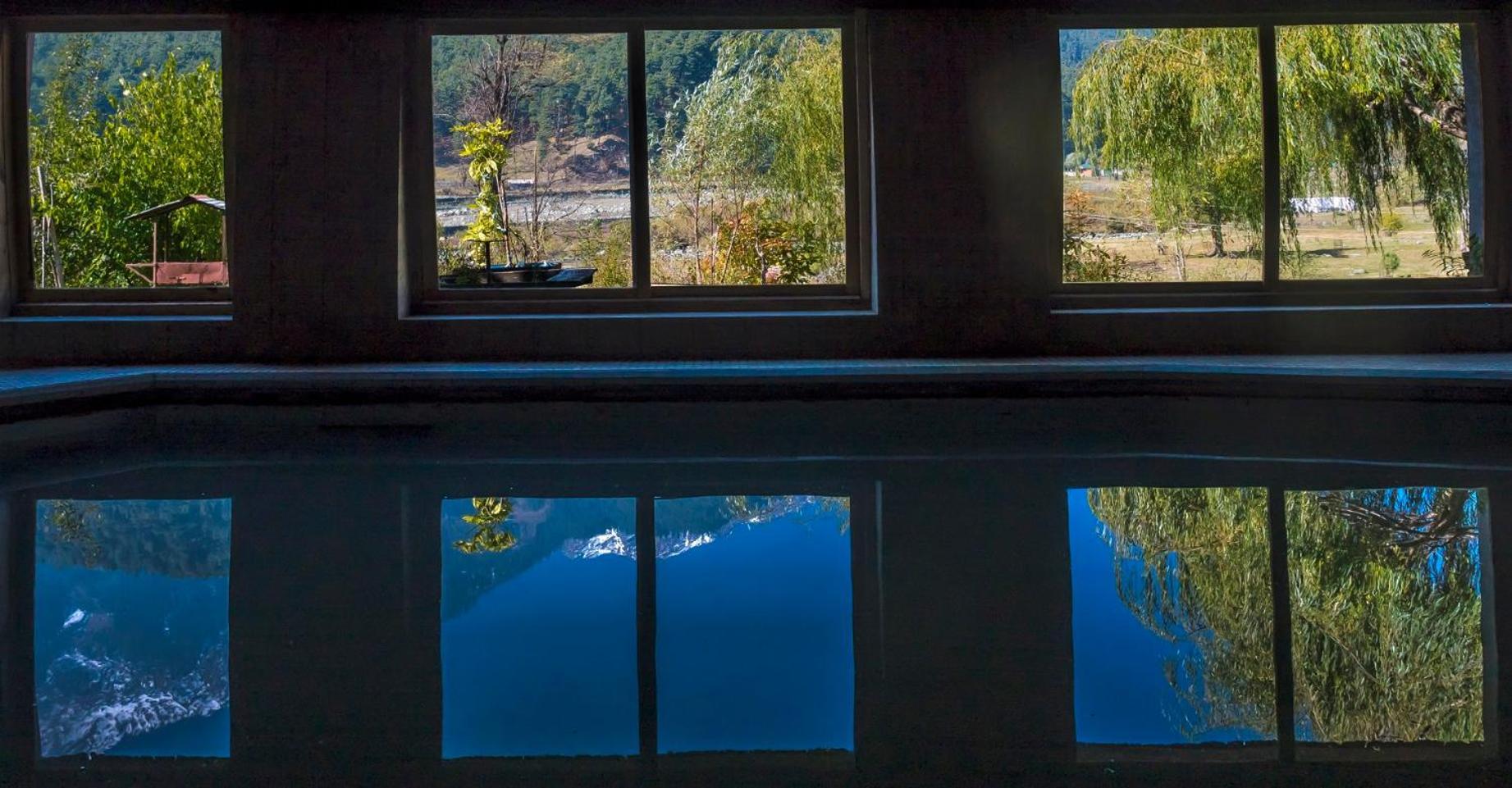 Pahalgam Hotel Bagian luar foto