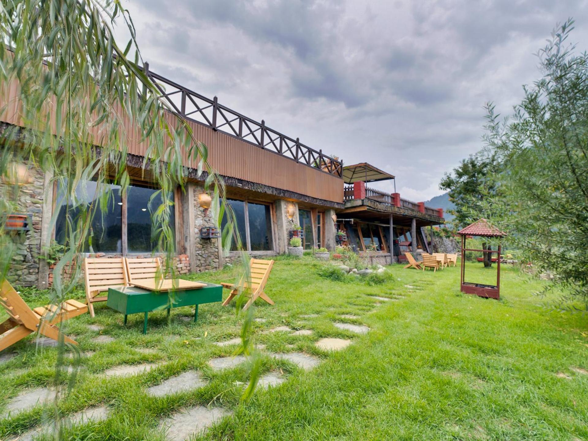 Pahalgam Hotel Bagian luar foto