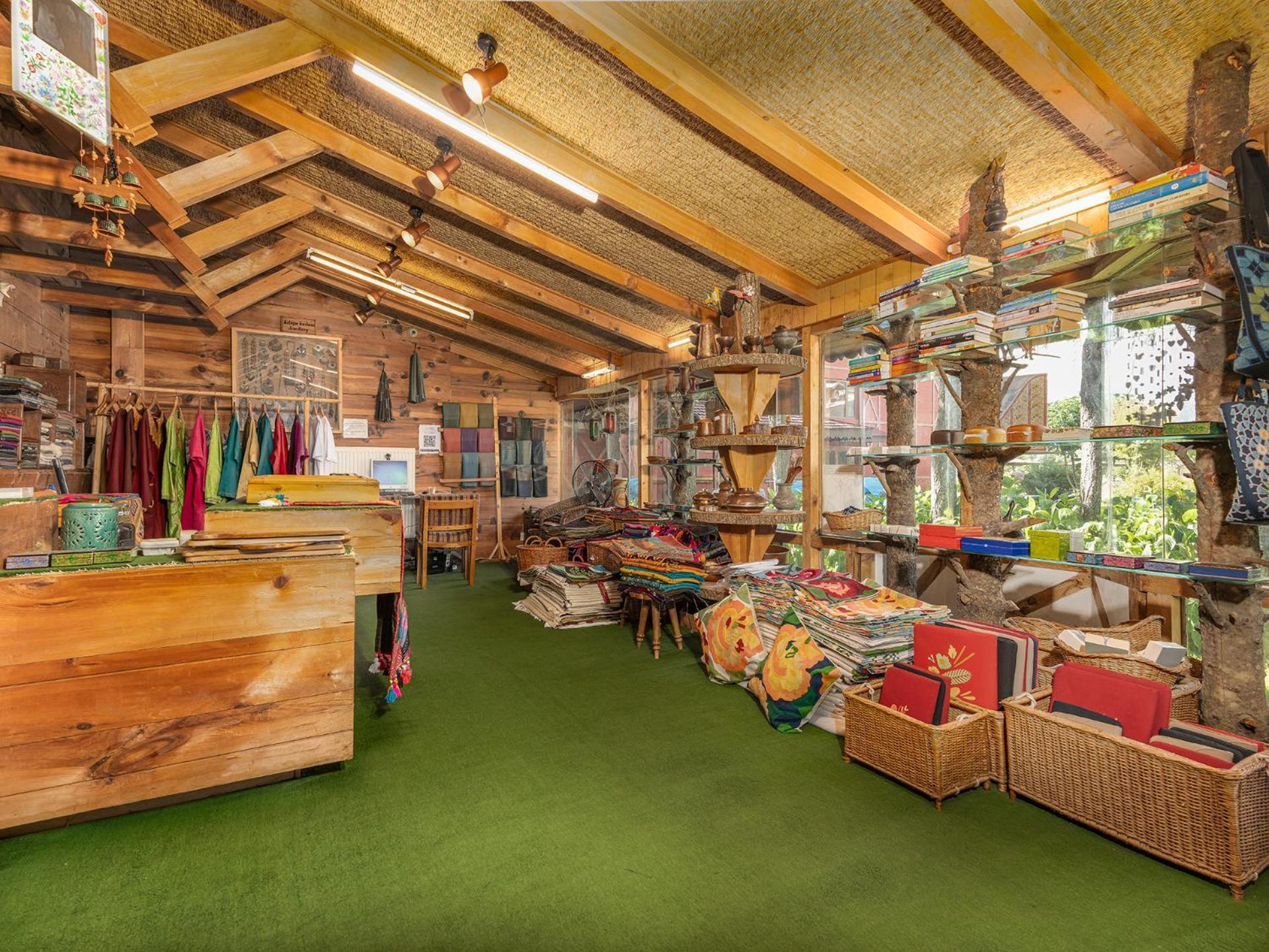 Pahalgam Hotel Bagian luar foto
