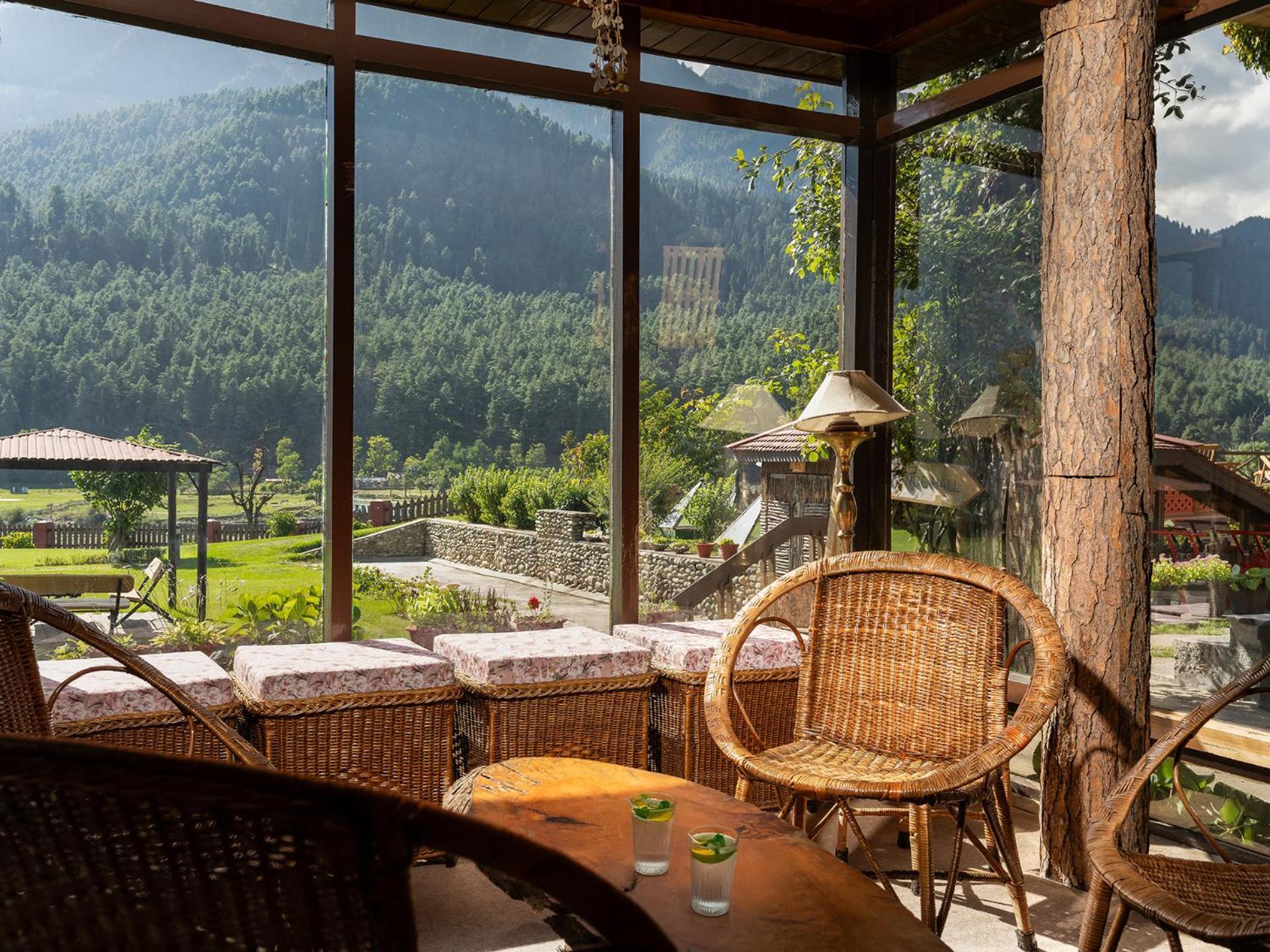 Pahalgam Hotel Bagian luar foto
