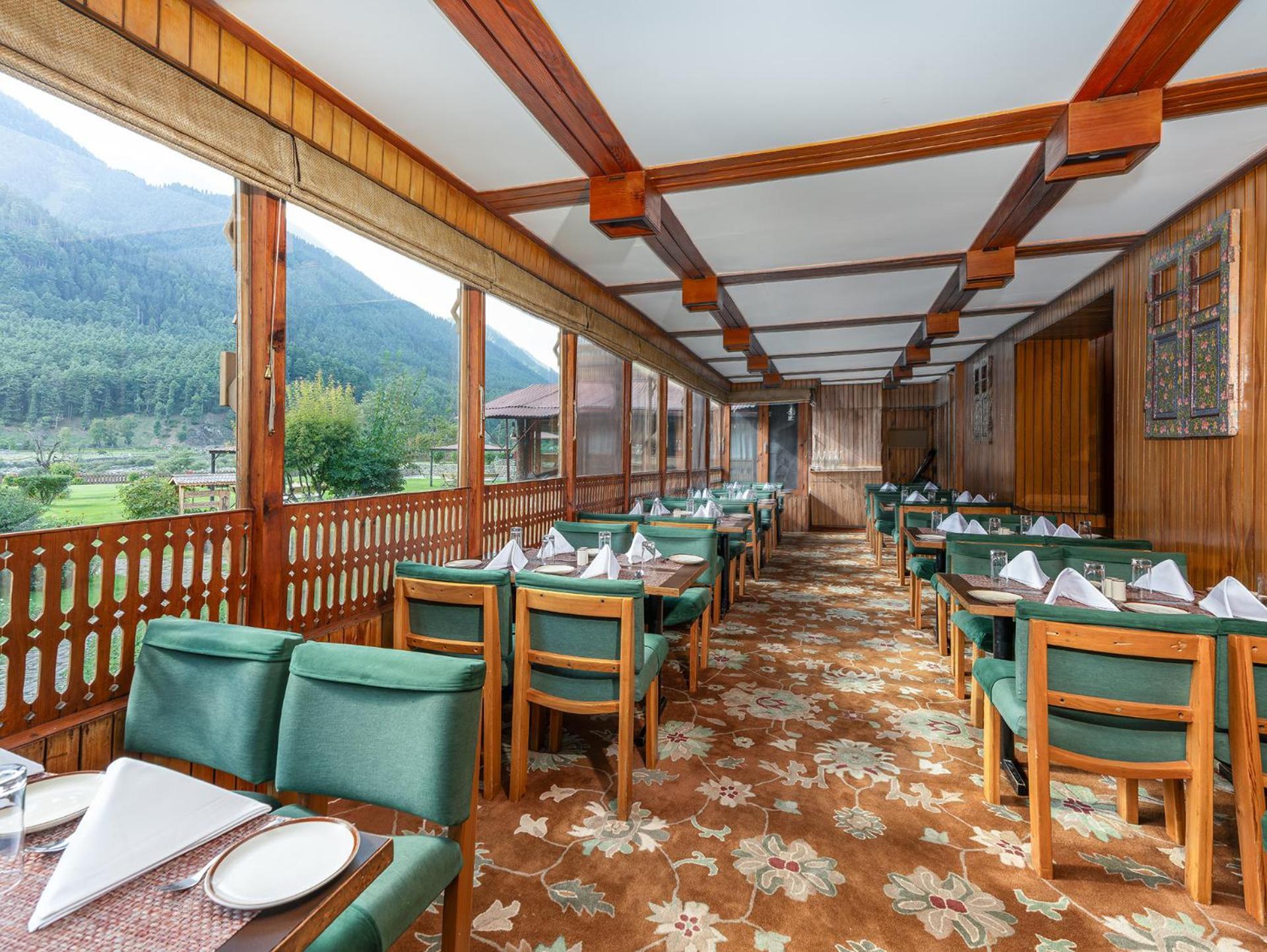 Pahalgam Hotel Bagian luar foto
