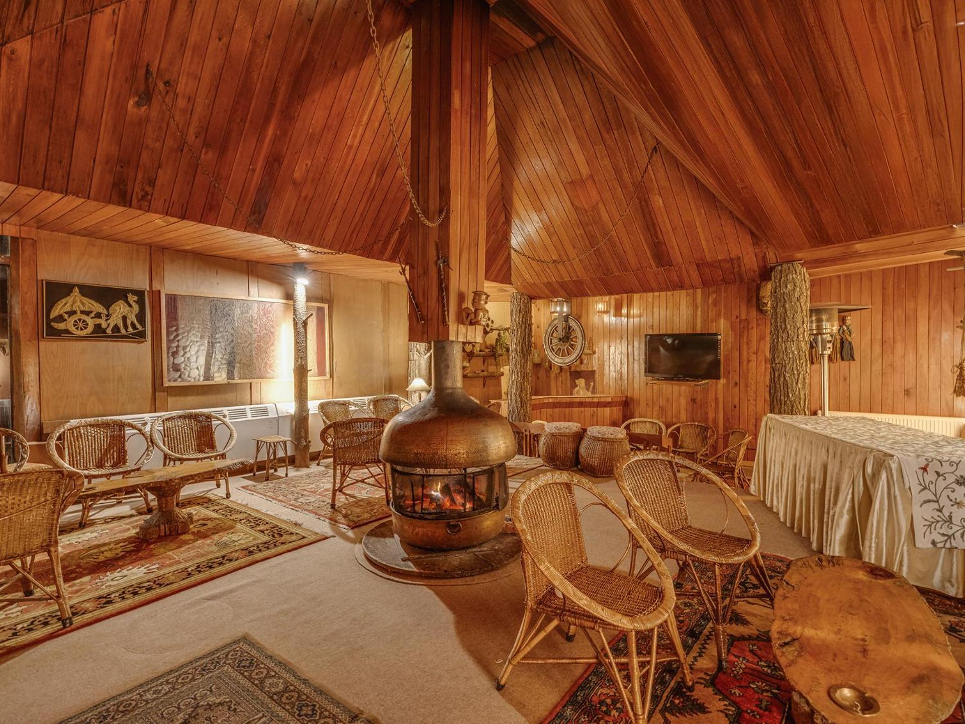 Pahalgam Hotel Bagian luar foto