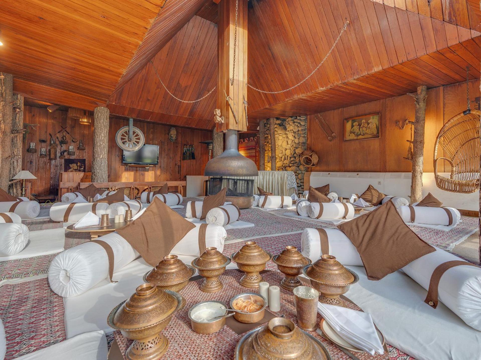 Pahalgam Hotel Bagian luar foto