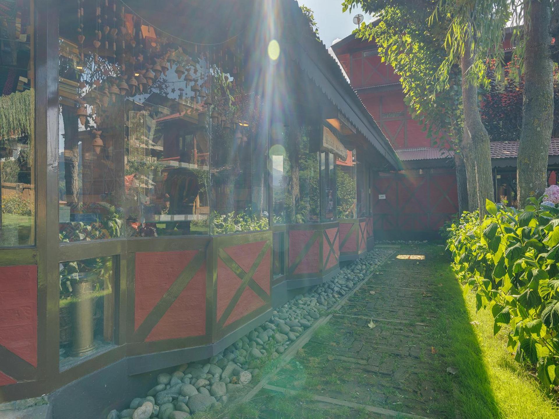 Pahalgam Hotel Bagian luar foto