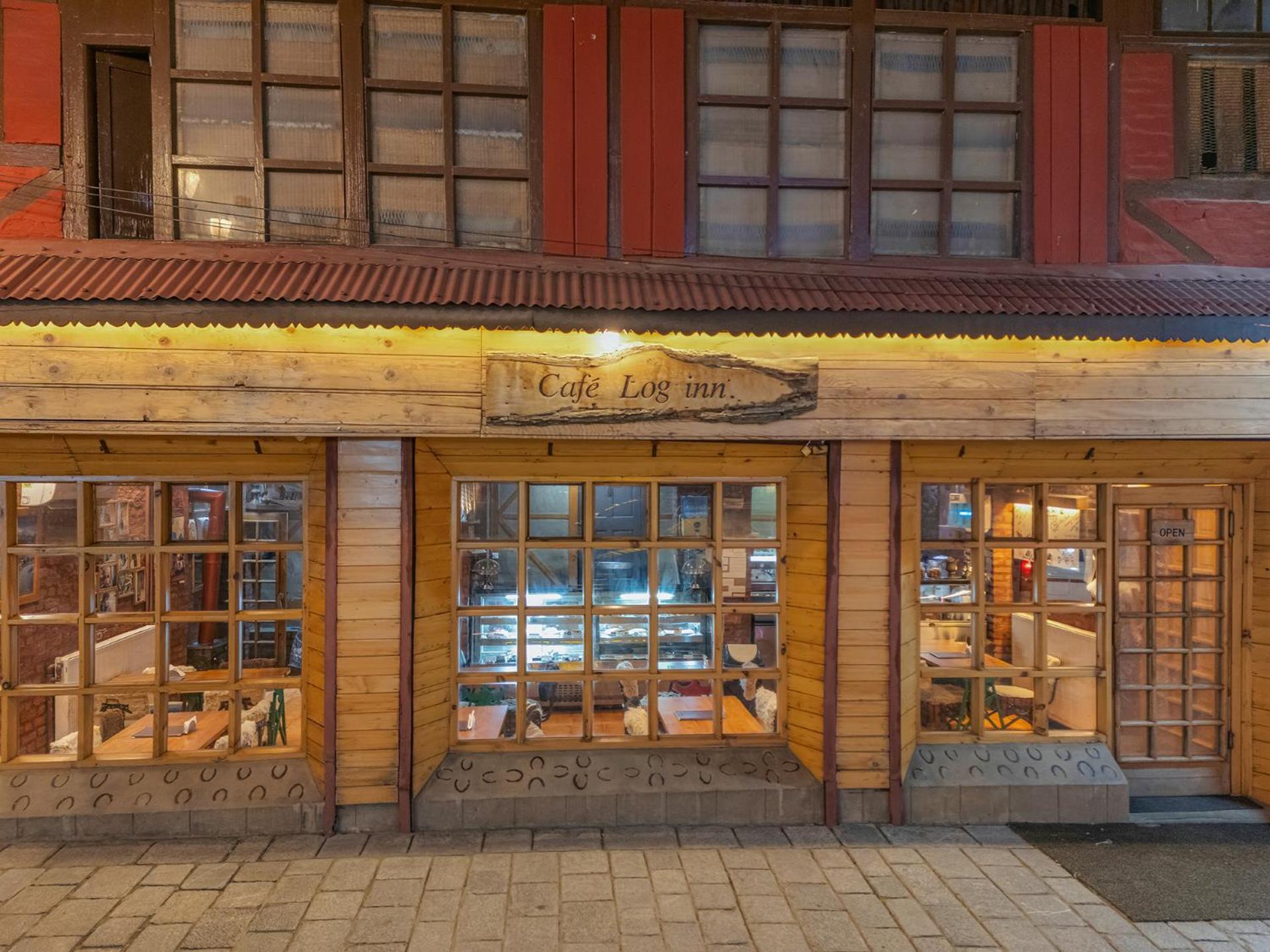 Pahalgam Hotel Bagian luar foto