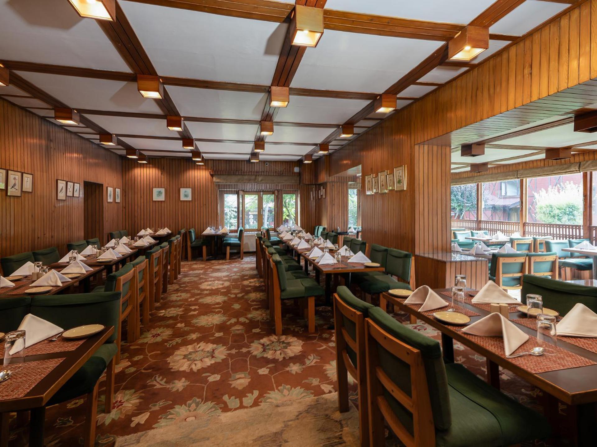 Pahalgam Hotel Bagian luar foto